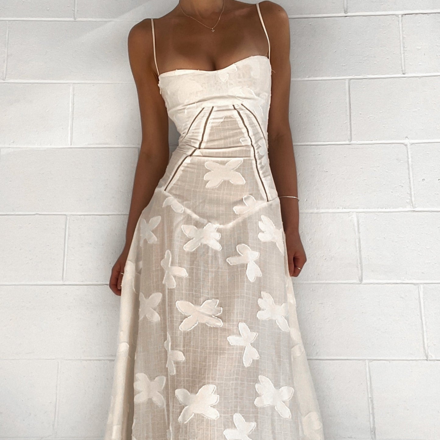 Women's - Elegant Cream Dress - Stylish & Versatile