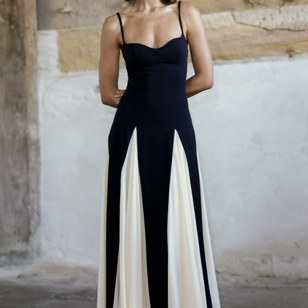 Women's - Black & White Maxi Dress - Elegant Design