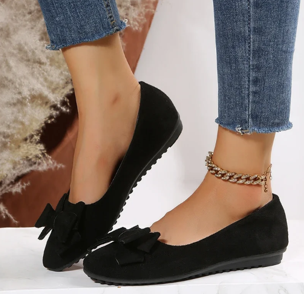 Women's - Ribbon Flat Shoes - Stylish and Comfortable - Perfect for Everyday Wear - Trendy Footwear
