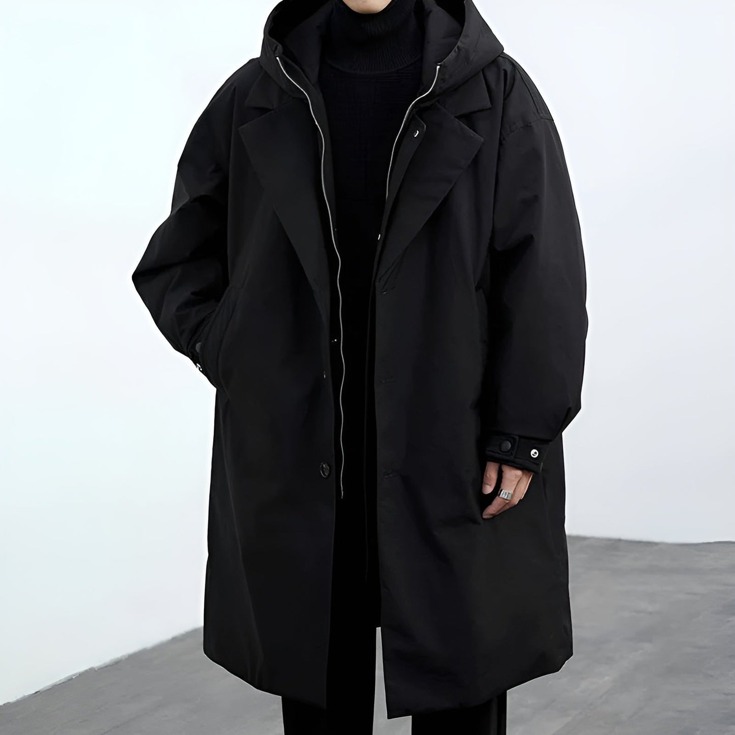 Men's - Stylish Trench Coat - Water-Resistant Fabric - Perfect for All Seasons