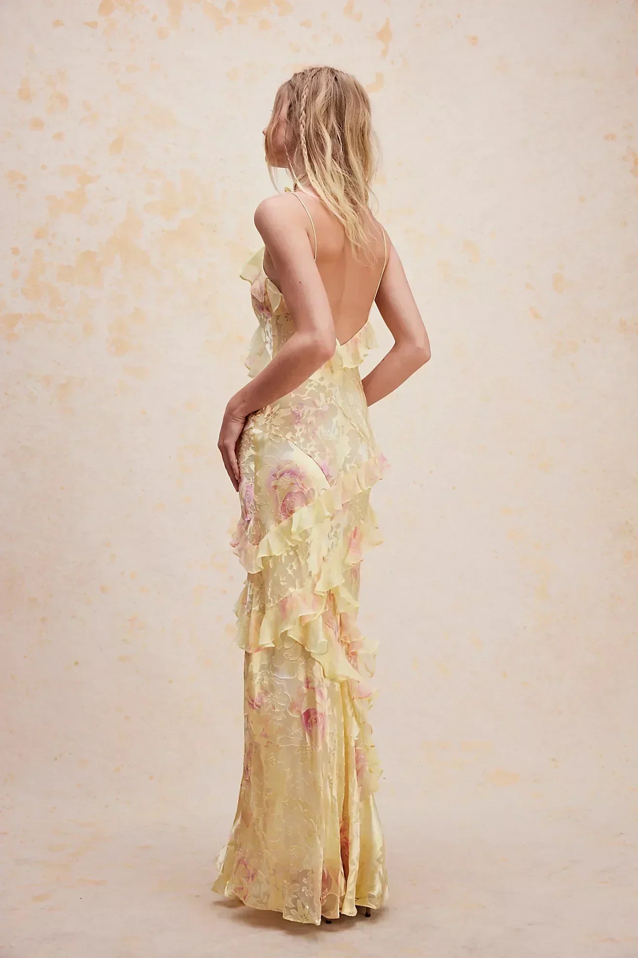 Women's - Ruffled Long Dress - Elegant Flowing Style - Perfect for Special Occasions and Casual Outings