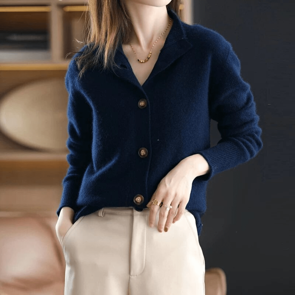 Women's - Luxurious Knit Cardigan - Cosy & Stylish Layer