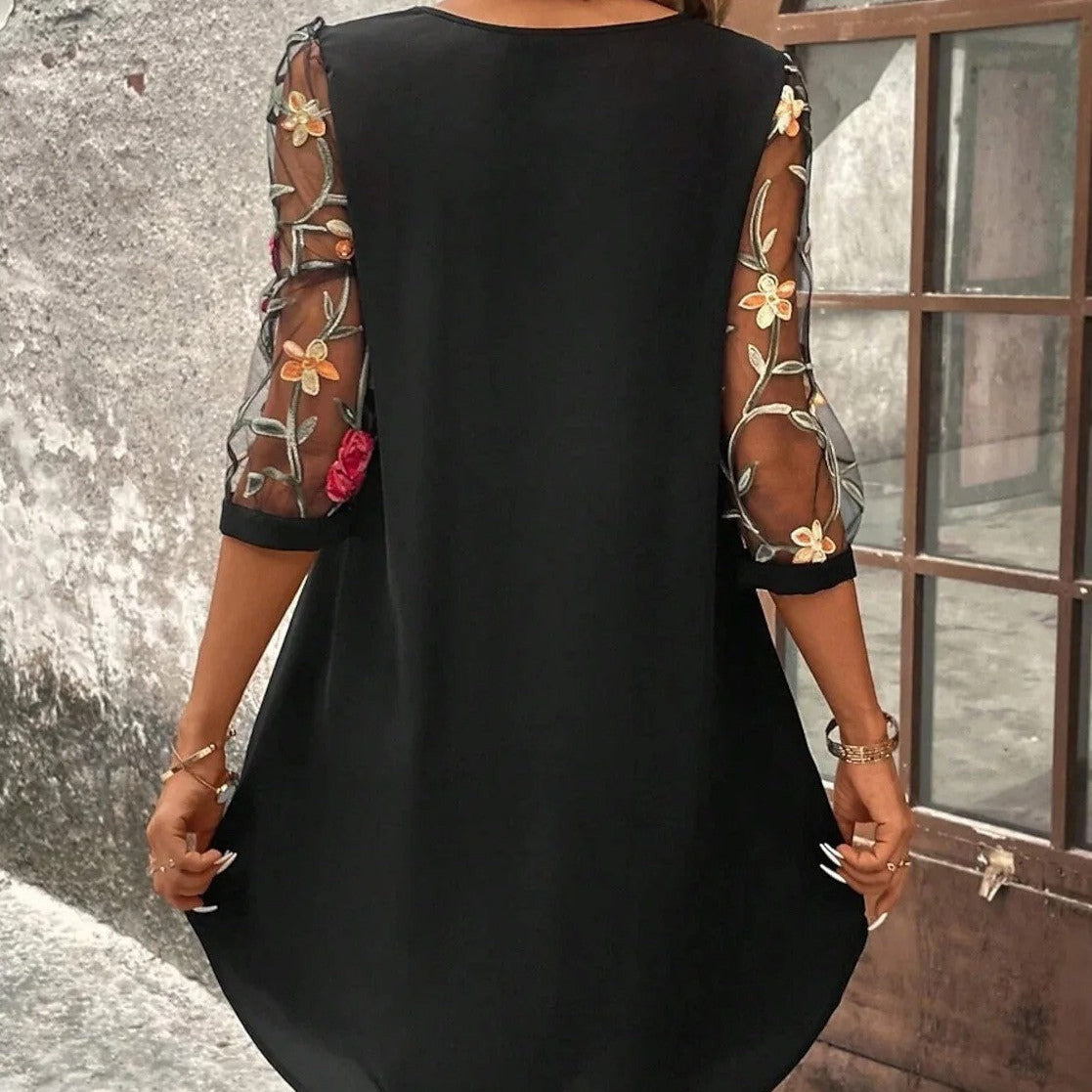 Women's - Light and Elegant Summer Dress - Breezy Style