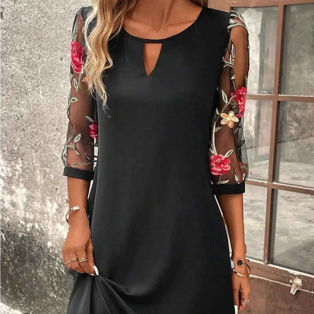 Women's - Light and Elegant Summer Dress - Breezy Style