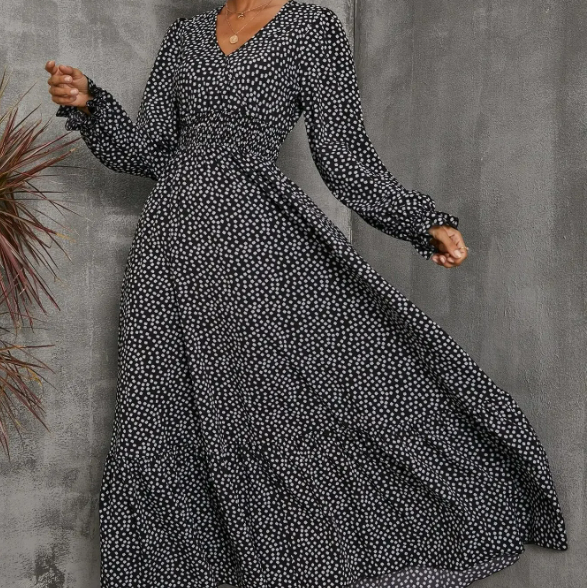 Women's - Bohemian Ruffle Dress - Lightweight Summer Fabric - Trendy Boho Style for Outings