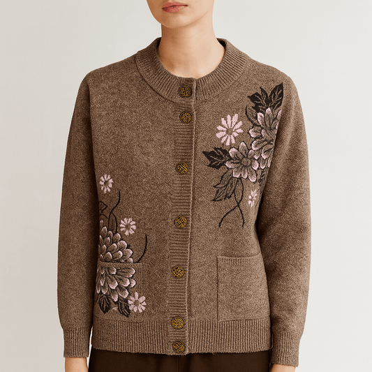 Women's - Floral Charm Cardigan - Cosy Knitwear - Stylish Floral Design - Ideal for Layering and Comfort