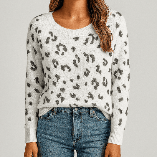 Women's - Knitted Jumper - Cosy Leopard Print Sweater - Stylish Casual Wear